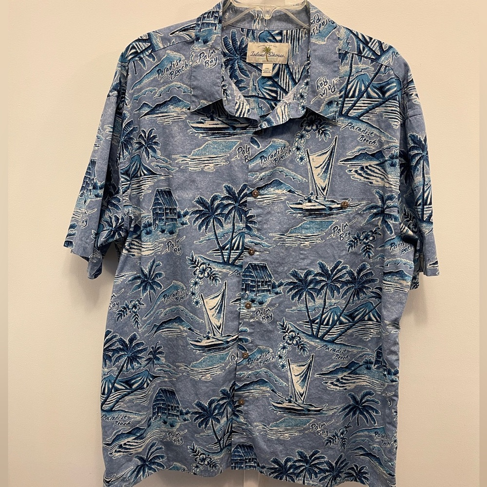 Island Shores - Men’s Tropical Button Down - EUC